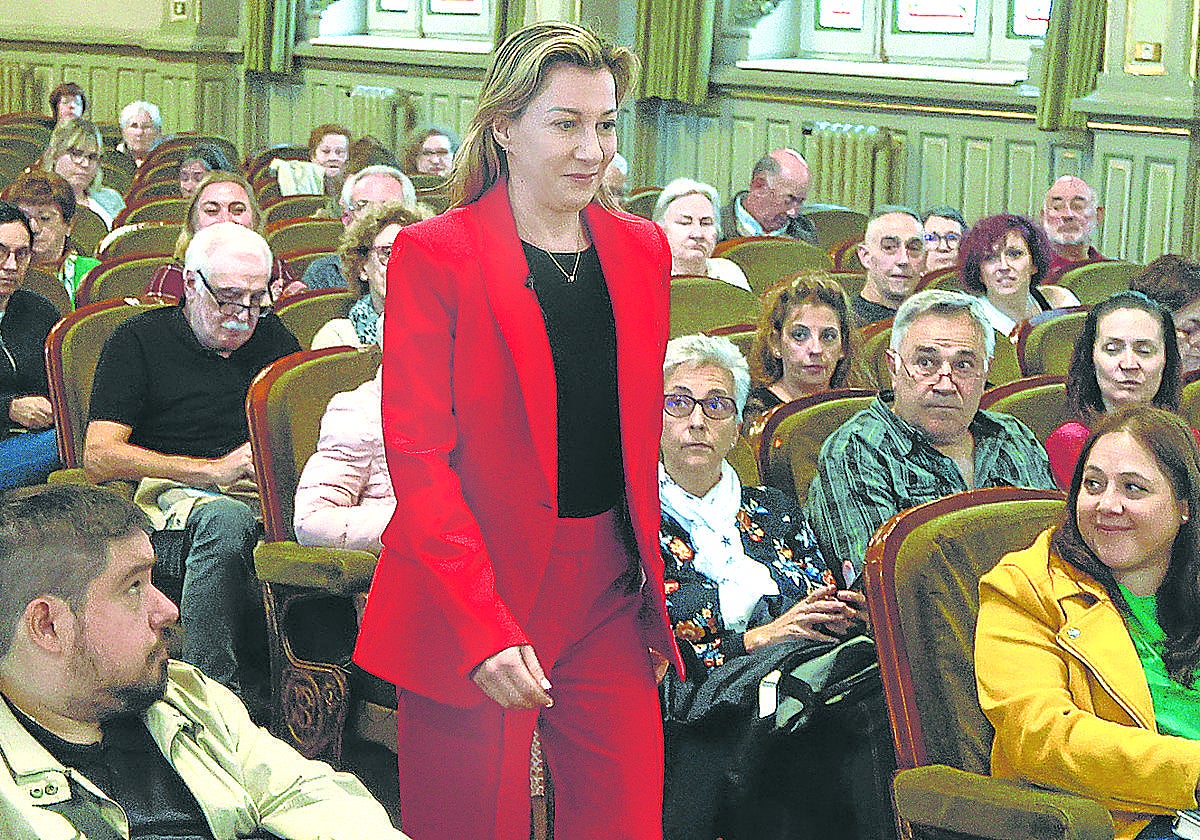 Eva García Sáenz de Urturi: «Lo que siento ante todo es orgullo, mucho